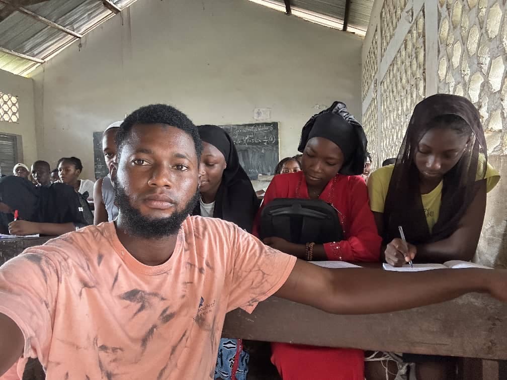 Séance de soutien scolaire Gandal à Fria, Guinée