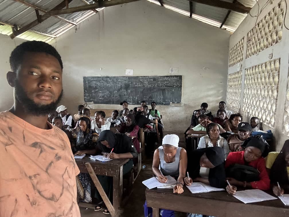 Séance de soutien scolaire Gandal à Fria, Guinée